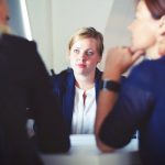 転職時の面接で服装は女性の場合どうする？メイクや靴にも気をつけて！