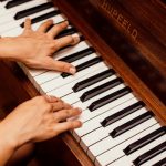 ピアノの独学は大人から始めても引ける？練習方法や運指